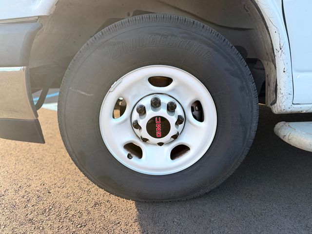 2024 GMC Savana Cargo Van RWD 2500 135'' with Convenience & Chrome Appearance Packages - 22972596 - 7