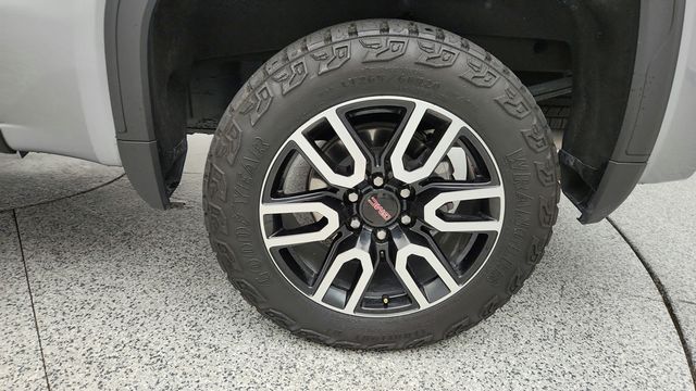 2024 GMC Sierra 1500 4WD Crew Cab 147'' AT4 w/ Technology Pkg & 6.2L V8 - 23081911 - 8