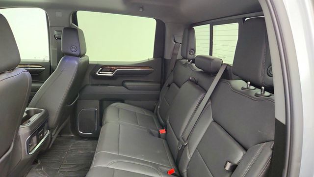 2024 GMC Sierra 1500 4WD Crew Cab 147'' Elevation w/3SB, Premium Pkg & 5.3L V8 - 23041598 - 17