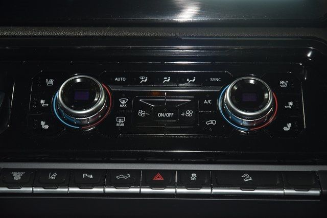 2024 GMC Sierra 2500HD AT4 - 22970804 - 36