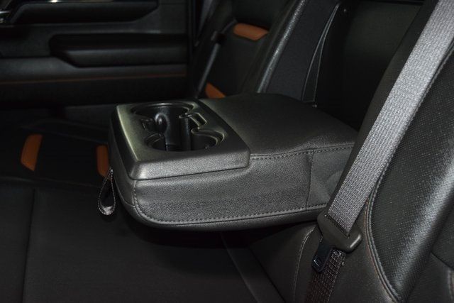 2024 GMC Sierra 2500HD AT4 - 22970804 - 47