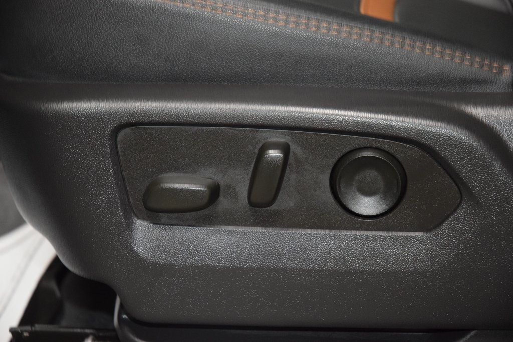 2024 GMC Sierra 2500HD AT4 - 22978400 - 37