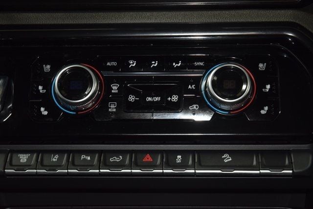 2024 GMC Sierra 2500HD AT4 Premium Plus Z71 - 22942802 - 31