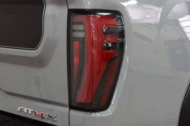 2024 GMC Sierra 2500HD AT4X AEV Edition - 22978403 - 19