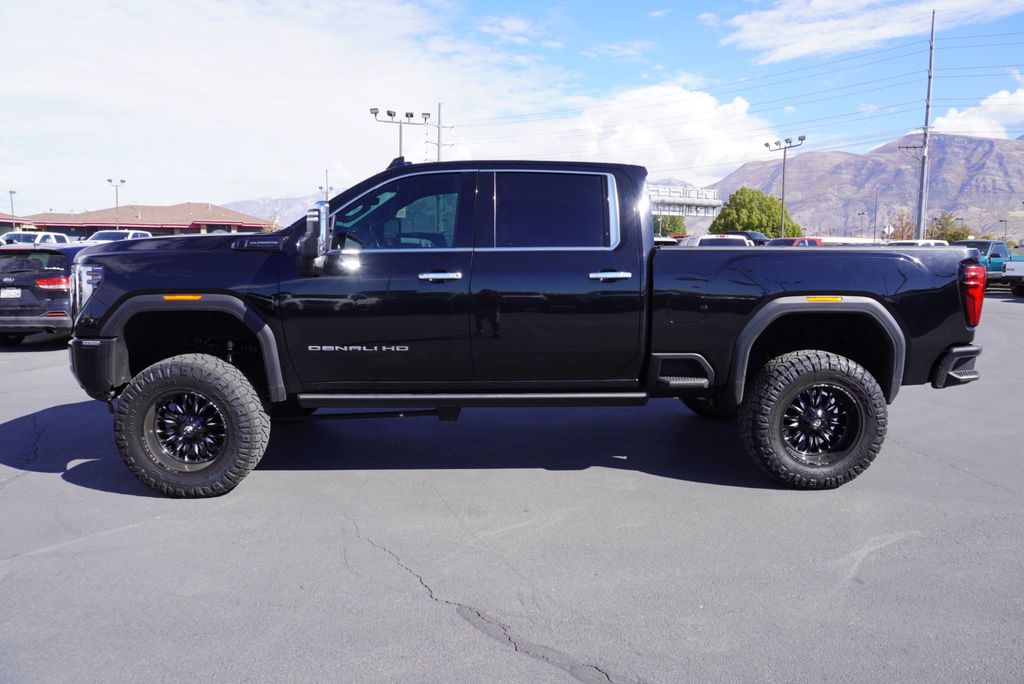 2024 Gmc Sierra HD Denali Ultimate photo 2