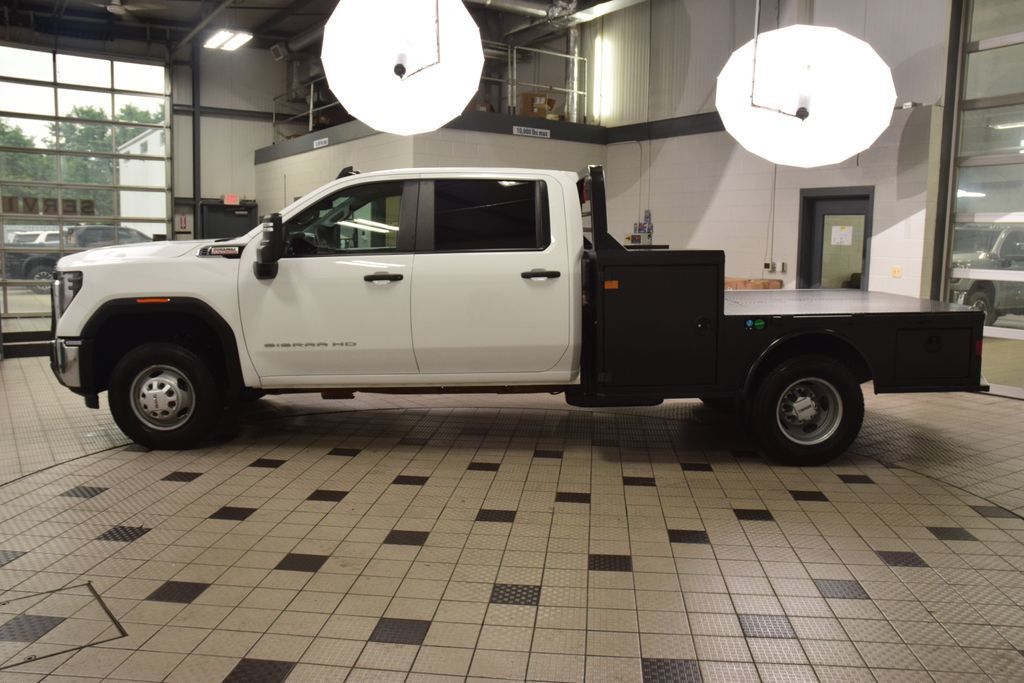 2024 GMC Sierra 3500HD 3500HD CREW 4X4 * DURAMAX * NEW 9' NXG UTILITY HAULER * 9K MILES - 23017705 - 2