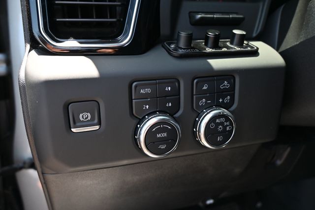 2024 GMC Sierra 3500HD 4x4 Crew Cab Denali Reserve Package Bulletproof Suspension  - 23038440 - 25