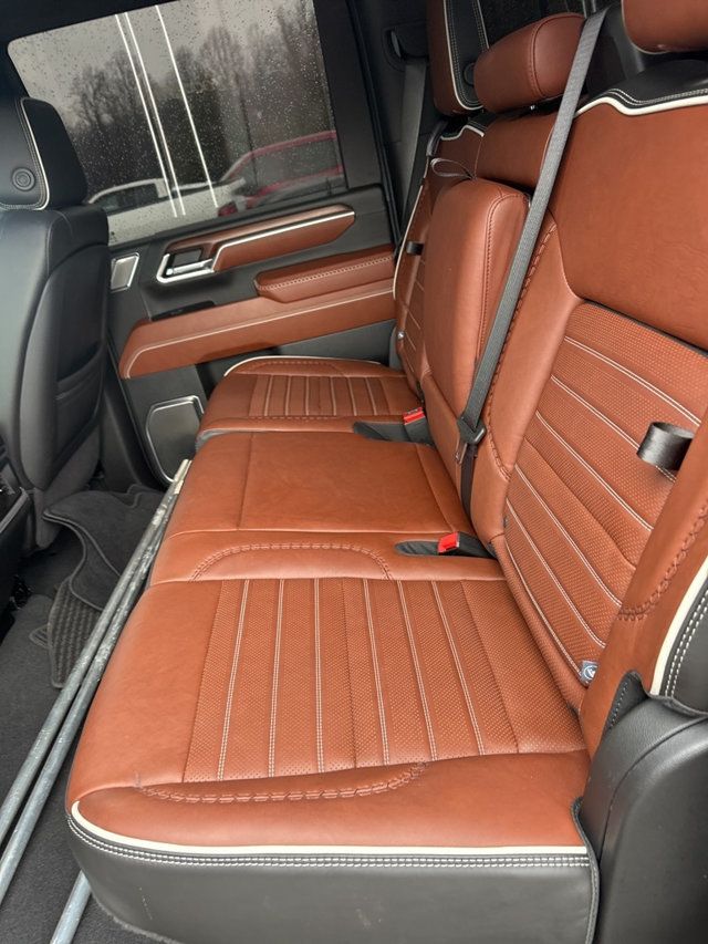 2024 GMC Sierra 3500HD Denali Ultimate - 22979737 - 17