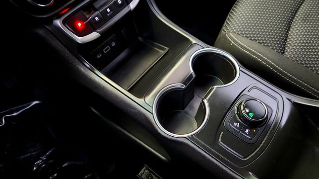 2024 GMC Terrain 4dr SLE w/ 8'' Infotainment, Apple CarPlay & Android Auto - 22998225 - 15