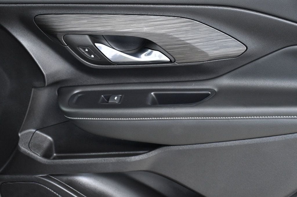 2024 GMC Terrain AWD 4dr SLT - 22864643 - 17