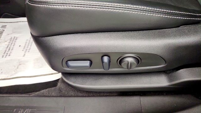 2024 GMC Terrain AWD 4dr SLT w/ Infotainment Pkg II, Tech Pkg & Skyscape Sunroof - 23032086 - 11