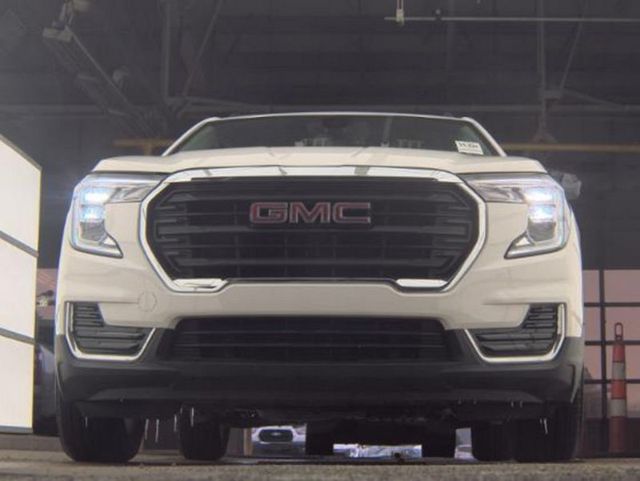 2024 GMC Terrain FWD 4dr SLE - 22982003 - 3