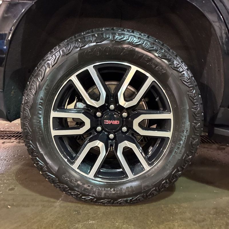 2024 GMC Yukon 4WD 4dr AT4 - 22973382 - 11