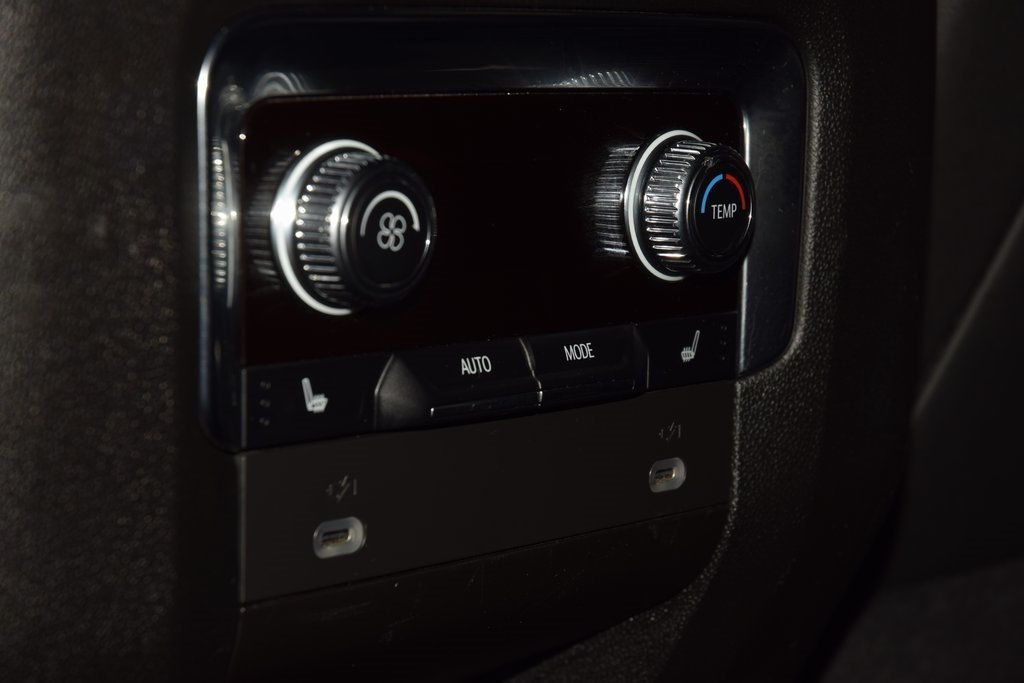 2024 GMC Yukon 4WD 4dr AT4 - 22973382 - 45