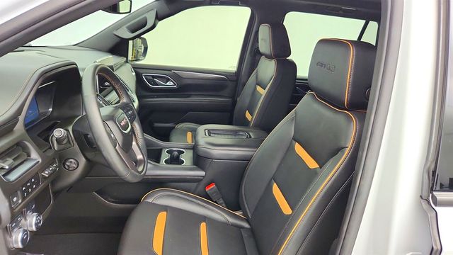 2024 GMC Yukon 4WD 4dr AT4 w/ Technology Pkg, Panoramic Sunroof & Power Steps - 23046927 - 20