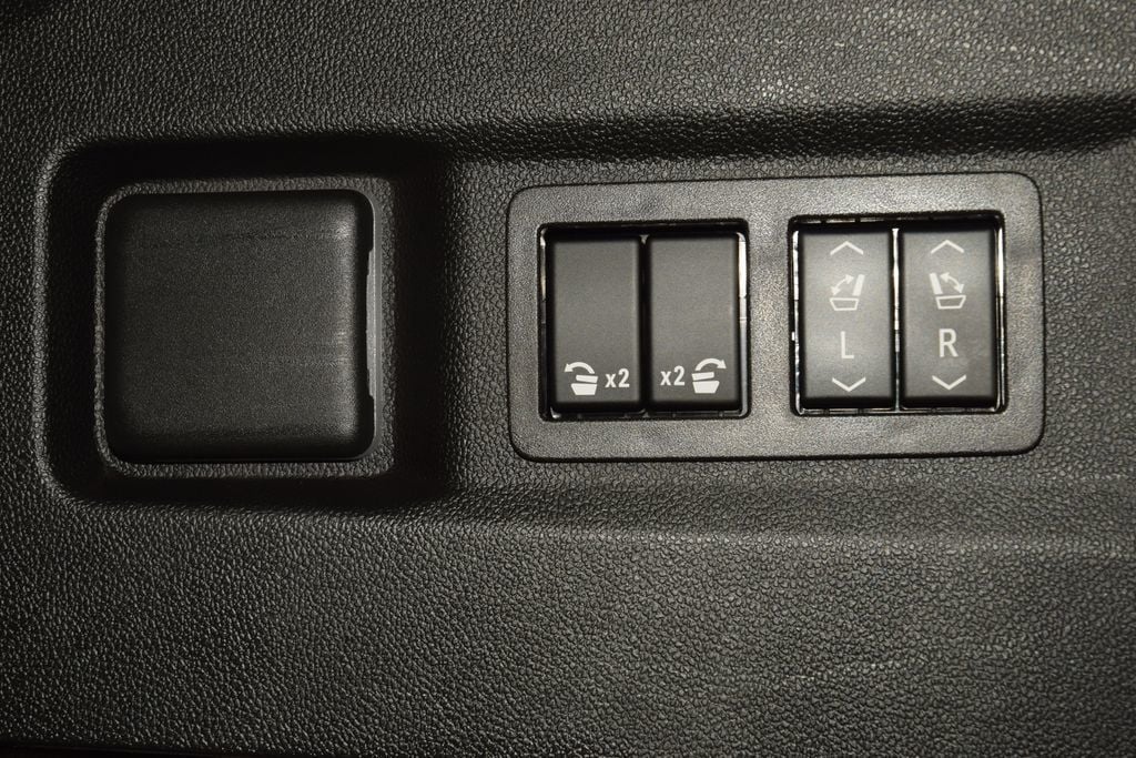 2024 GMC Yukon 4WD 4dr Denali Ultimate - 23024541 - 26