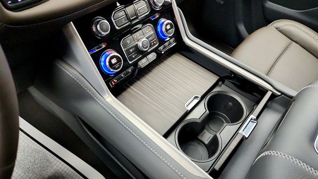 2024 GMC Yukon 4WD 4dr Denali with Reserve Package & Rear Seat Media (420-hp) - 22972356 - 16