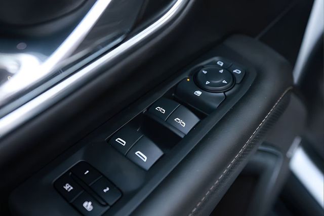 2024 GMC Yukon 4WD 4dr SLT - 22980308 - 24