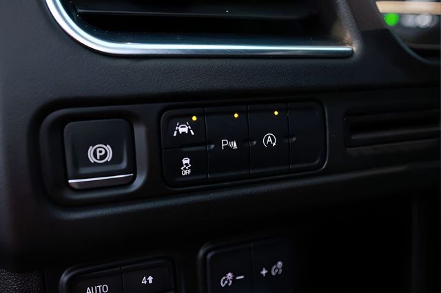 2024 GMC Yukon 4WD 4dr SLT - 22980308 - 27