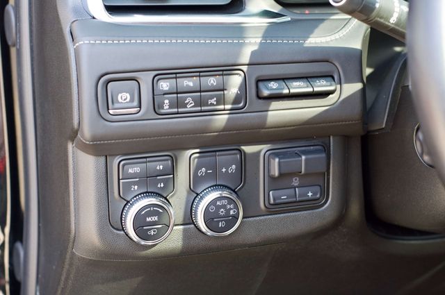 2024 GMC Yukon LocalTrade/DenaliUltimate/2ndRowCaptains/RearEntertainment - 22983537 - 27