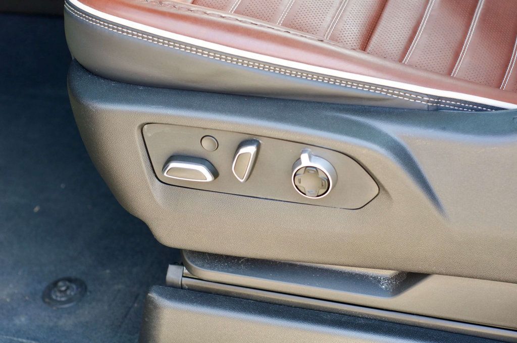 2024 GMC Yukon LocalTrade/DenaliUltimate/2ndRowCaptains/RearEntertainment - 22983537 - 28