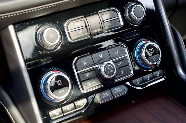 2024 GMC Yukon LocalTrade/DenaliUltimate/2ndRowCaptains/RearEntertainment - 22983537 - 29