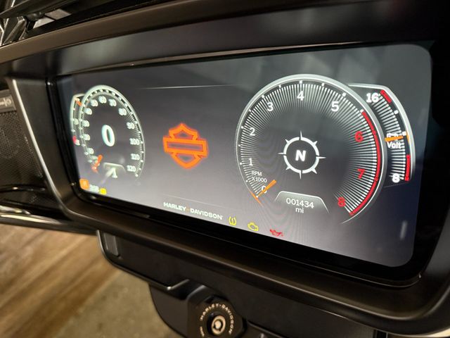 2024 Harley-Davidson FLHX Street Glide SUPER CLEAN! - 22955851 - 9
