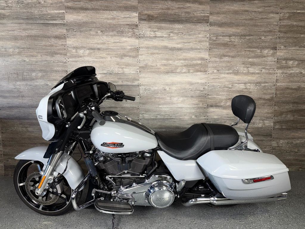 2024 Harley-Davidson FLHX Street Glide SUPER CLEAN! - 22955851 - 10