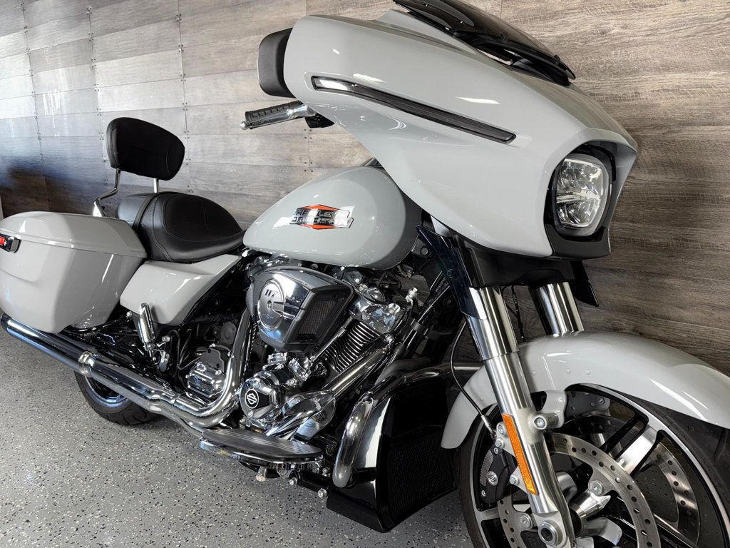 2024 Harley-Davidson FLHX Street Glide SUPER CLEAN! - 22955851 | Video 2