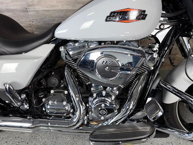 2024 Harley-Davidson FLHX Street Glide SUPER CLEAN! - 22955851 - 4