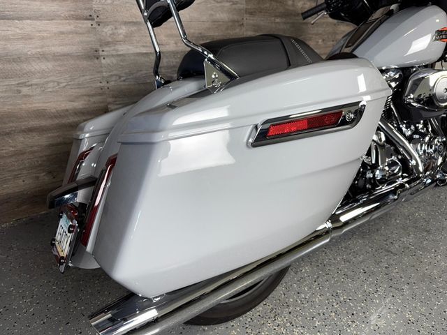 2024 Harley-Davidson FLHX Street Glide SUPER CLEAN! - 22955851 - 7