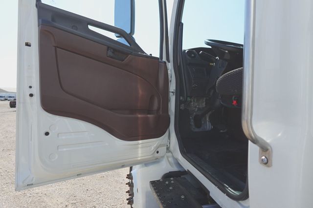 2024 HINO L6A (26ft Box with Lift Gate) - 23057364 - 17