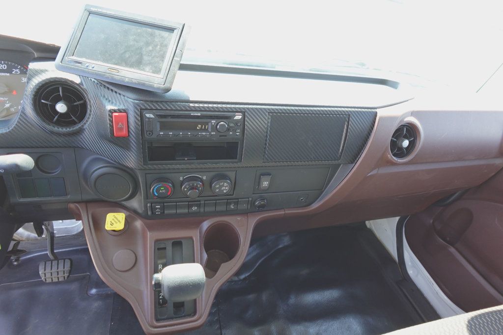 2024 HINO L6A (26ft Box with Lift Gate) - 23057364 - 32