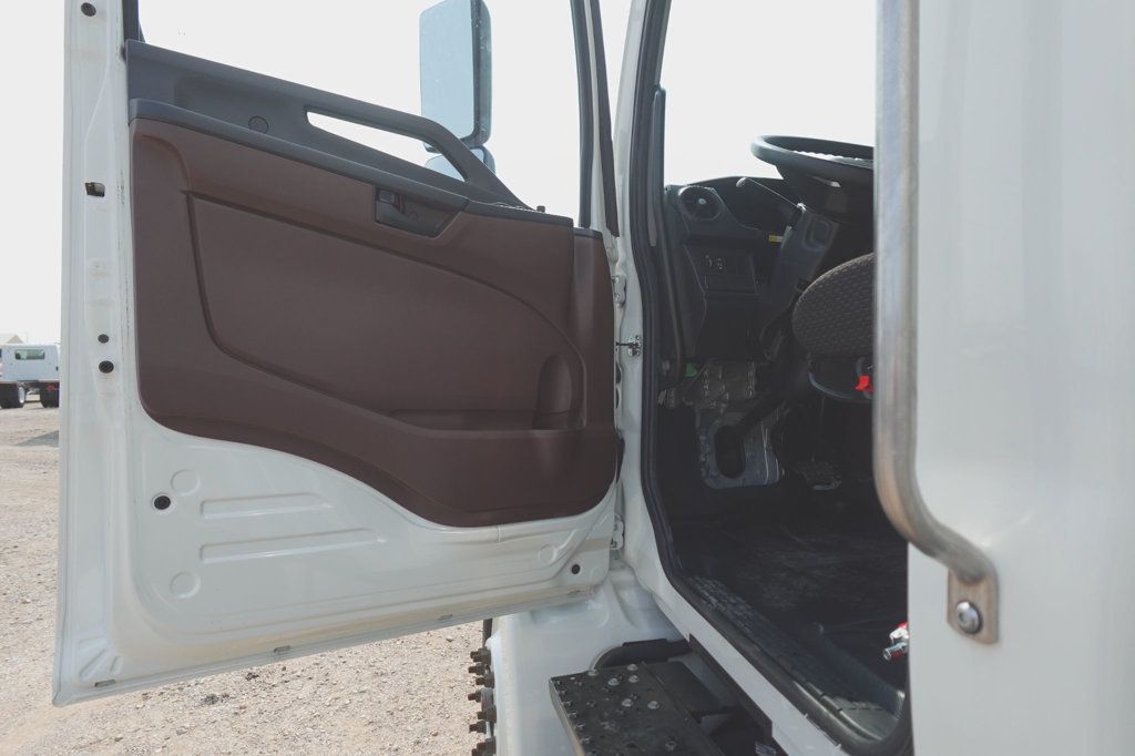 2024 HINO L6AA (26ft Box with Lift Gate) - 23062615 - 18