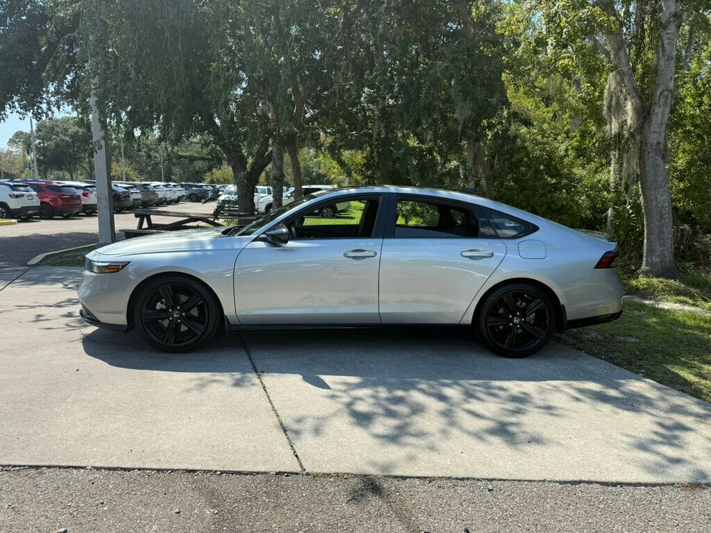 2024 Honda Accord Hybrid Sport-L photo 2