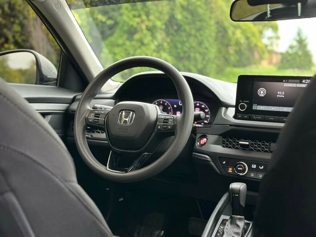 2024 Honda Accord Sedan EX CVT - 22924234 - 31