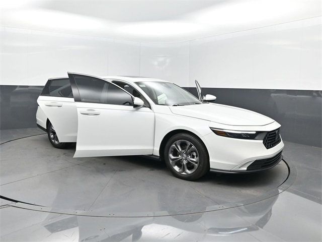 2024 Honda Accord Sedan EX CVT - 22904264 - 35