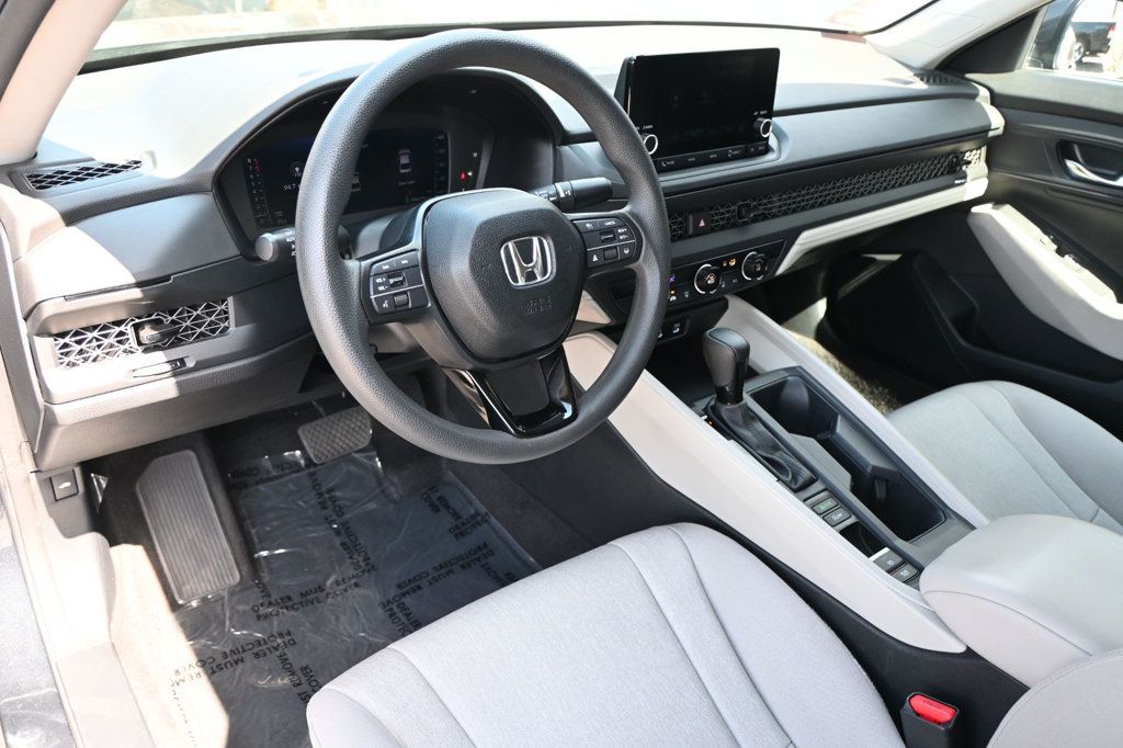 Honda Accord photo 7