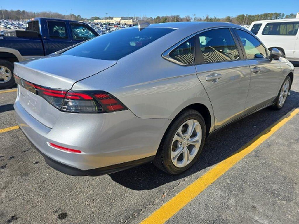 2024 Honda Accord Sedan LX CVT - 22769022 - 3