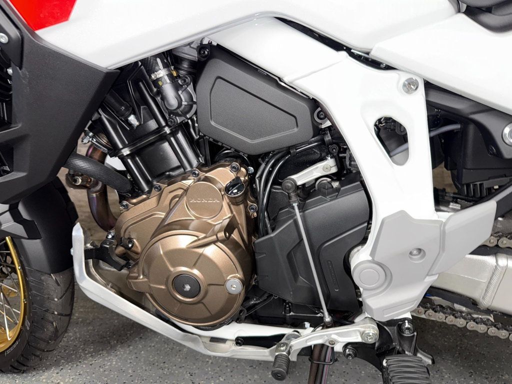 2024 Honda Africa Twin Adventure Sports ES LIKE NEW! - 22921557 - 13