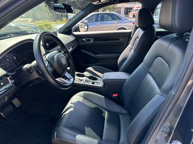 2024 Honda Civic Hatchback Sport Touring CVT - 23019698 - 11