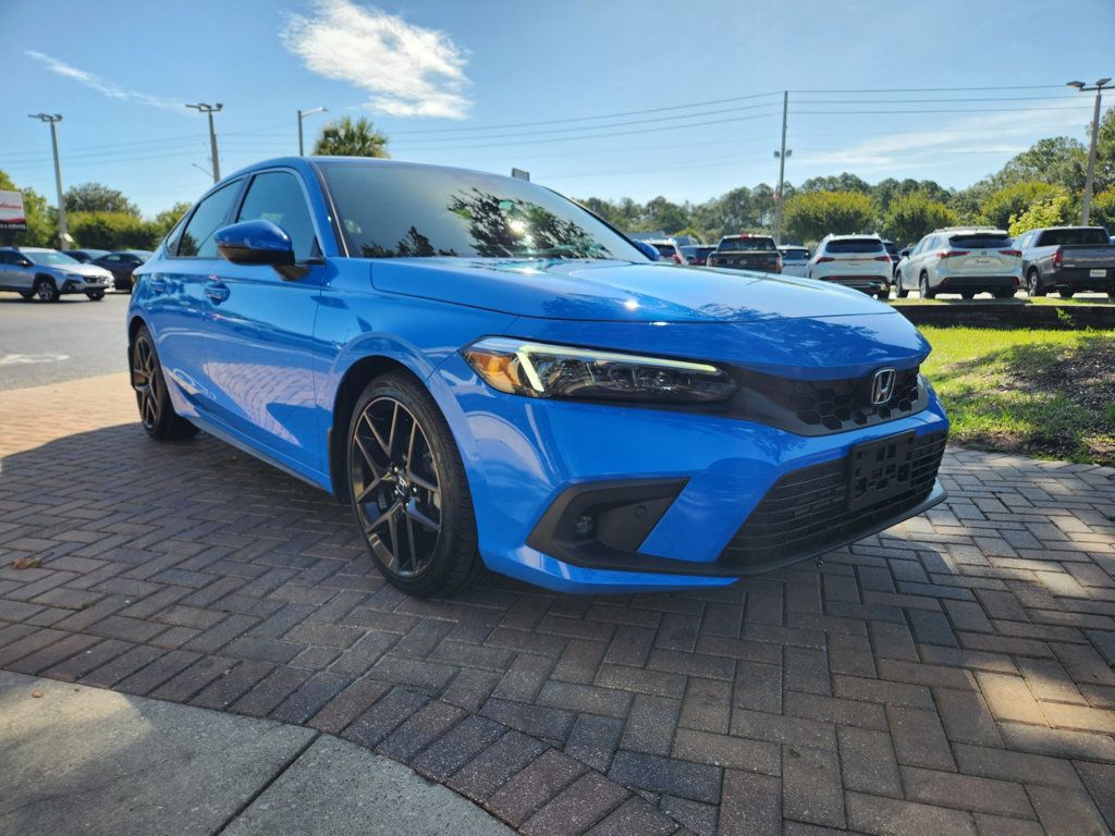 2024 Honda Civic Hatchback Sport Touring photo 7