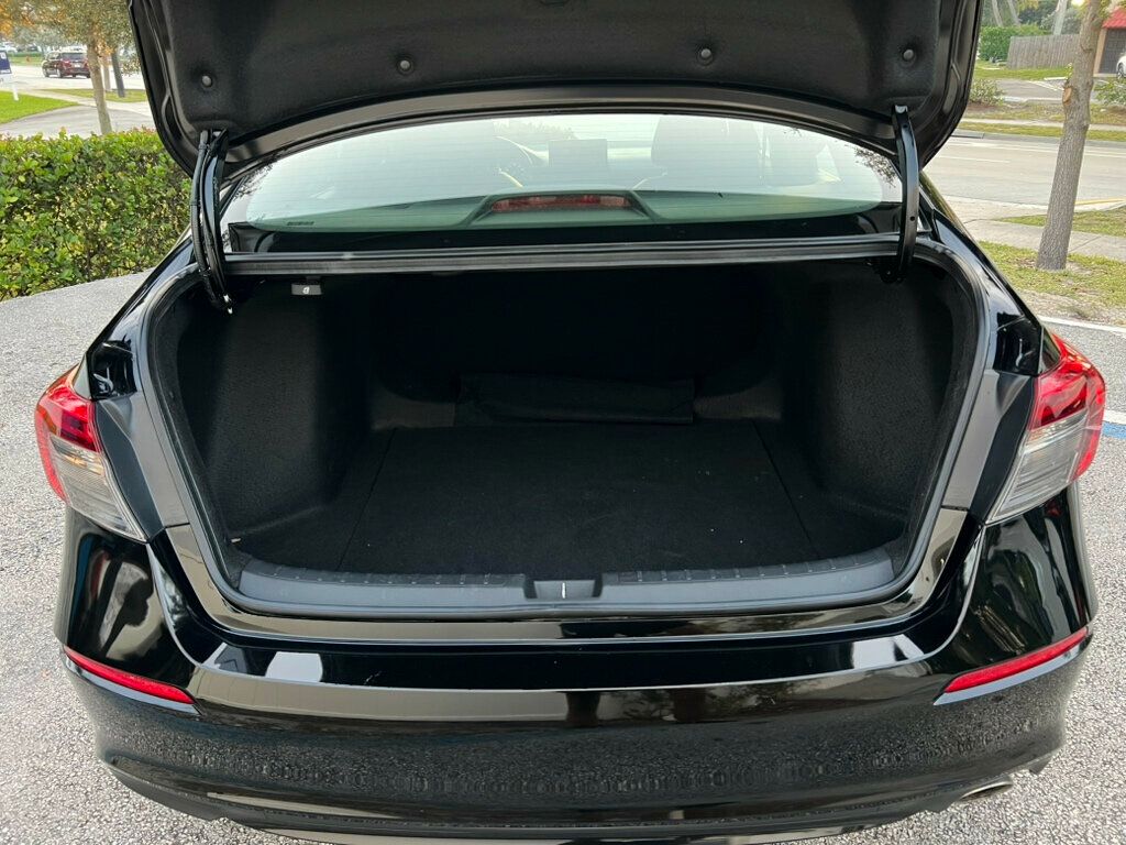 2024 Honda Civic Sedan Sport CVT - 22958388 - 10