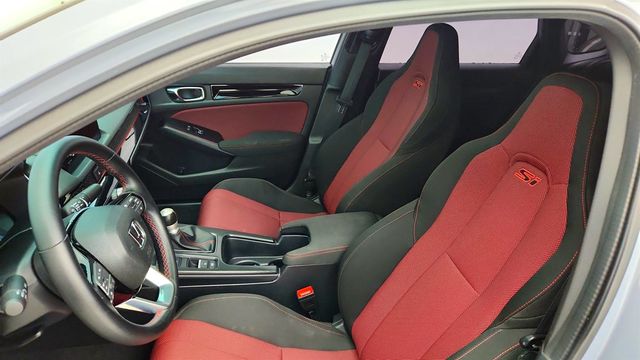 2024 Honda Civic Si Manual w/ Bose Audio, Moonroof & Limited-Slip Differential - 23040949 - 18