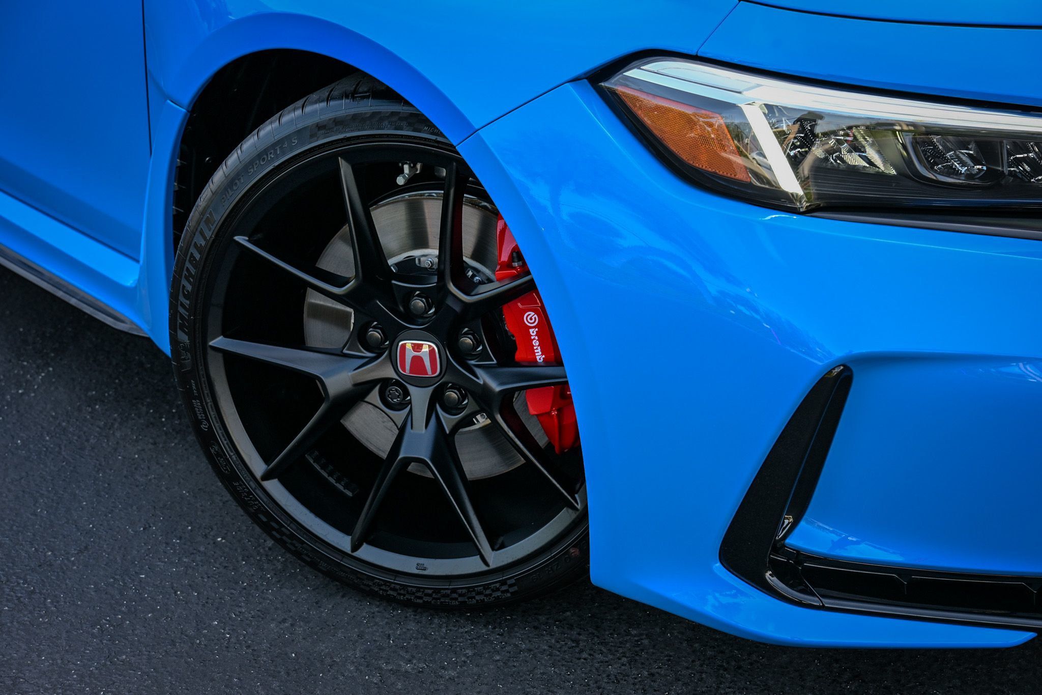2024 Honda Civic Type R photo 2