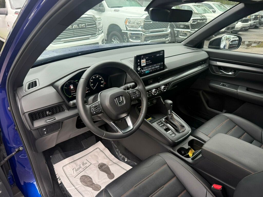 2024 Honda CR-V Hybrid Sport-L photo 3