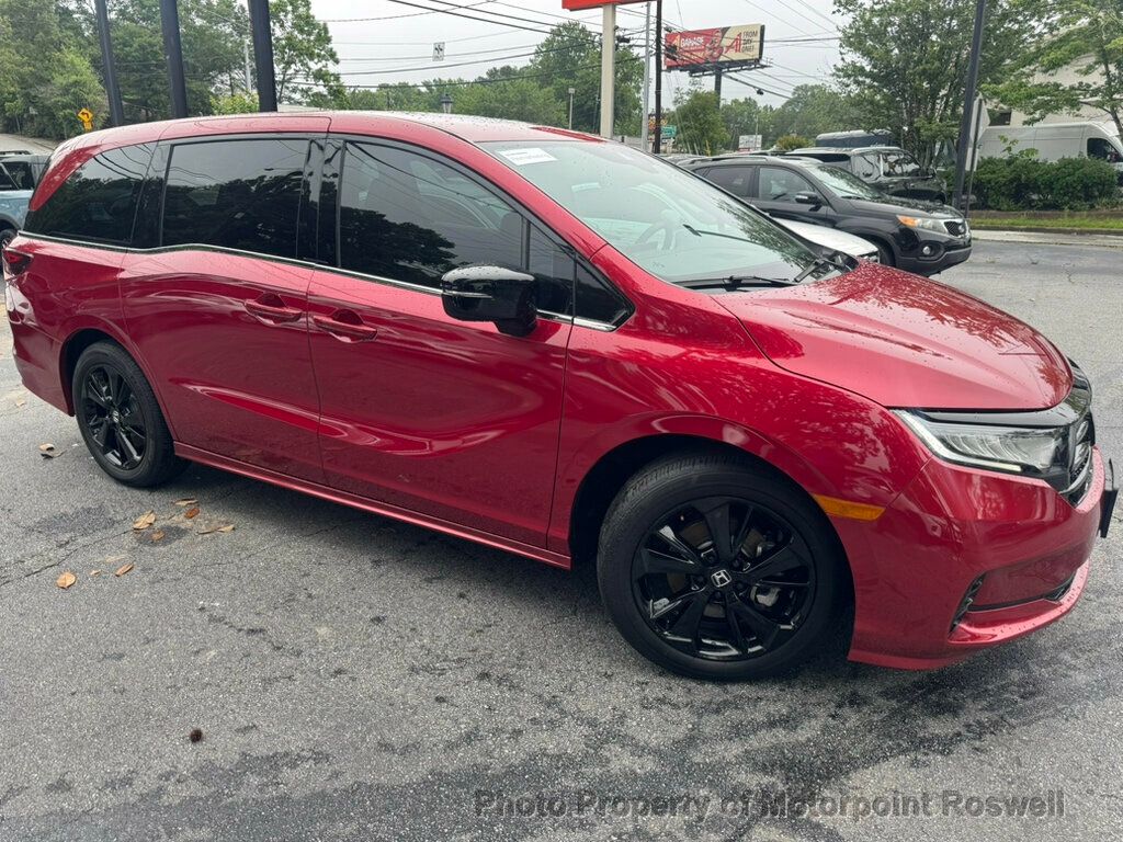 2024 Honda Odyssey Sport photo 2