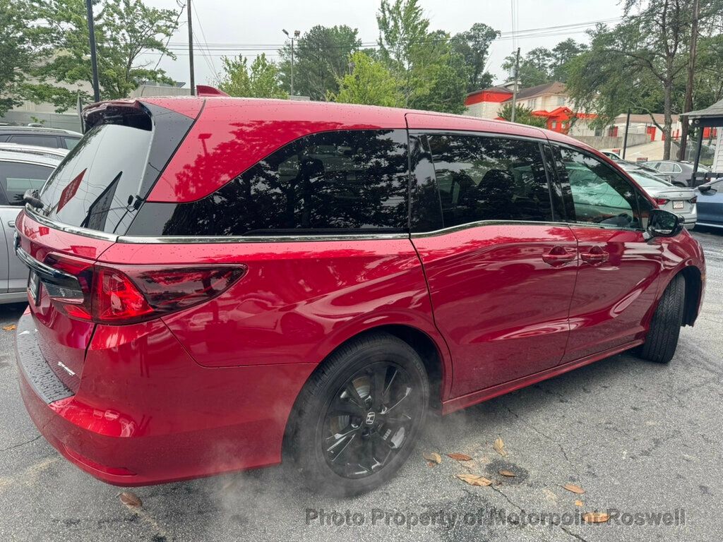 2024 Honda Odyssey Sport photo 3