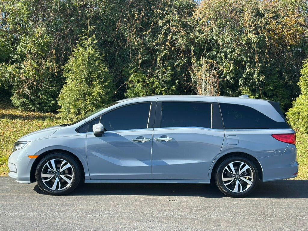 2024 Honda Odyssey Touring photo 3