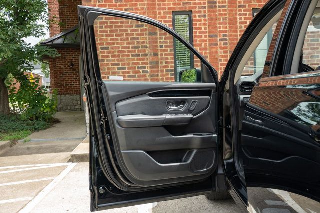 2024 Honda Pilot LocalTrade/Touring/AWD/PanoramicRoof/HeatedLeatherSeats/NAV - 23049097 - 16